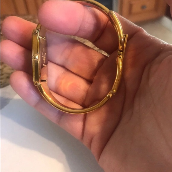 Genuine GUCCI Ladies 1500 Series Timepiece